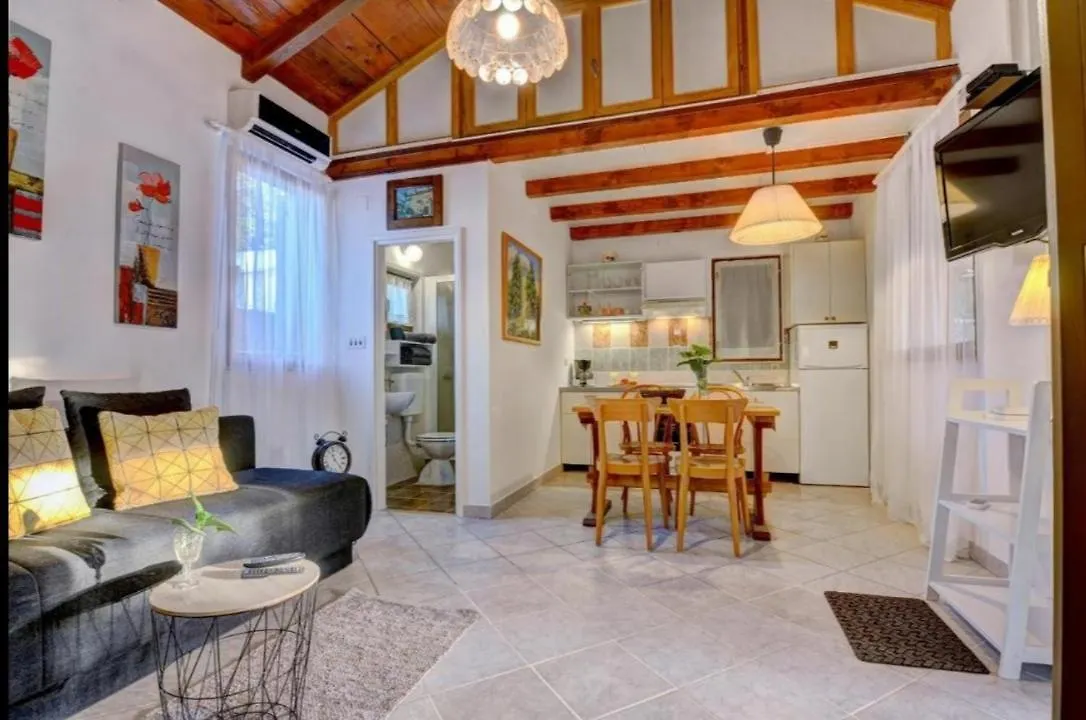 Mandulera Villa Peroj